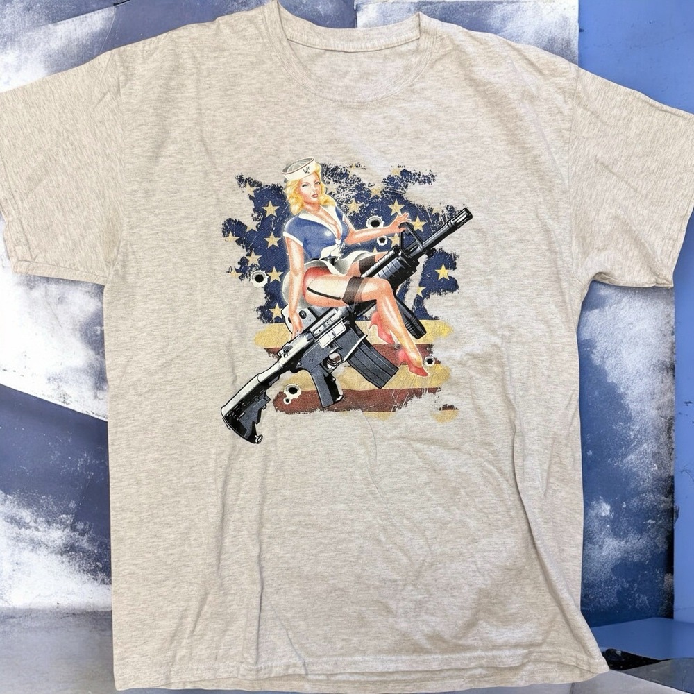 Vintage Pin Up Rifle Graphic T-Shirt Men's Large Military USA Flag Gun Tee